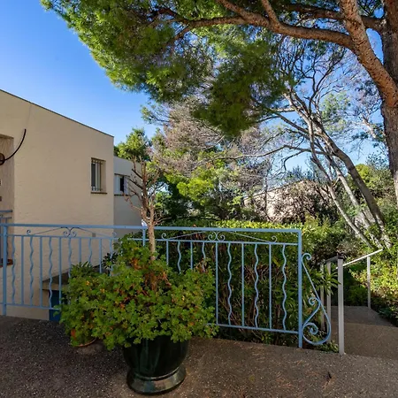 Les Bougainvillees By Interhome Appartement Le Lavandou