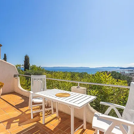 Les Bougainvillees By Interhome Appartement Le Lavandou